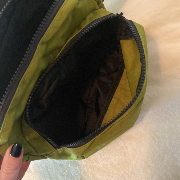 Avocado BAGGU Fanny Pack NWOT - Picture 2 of 4